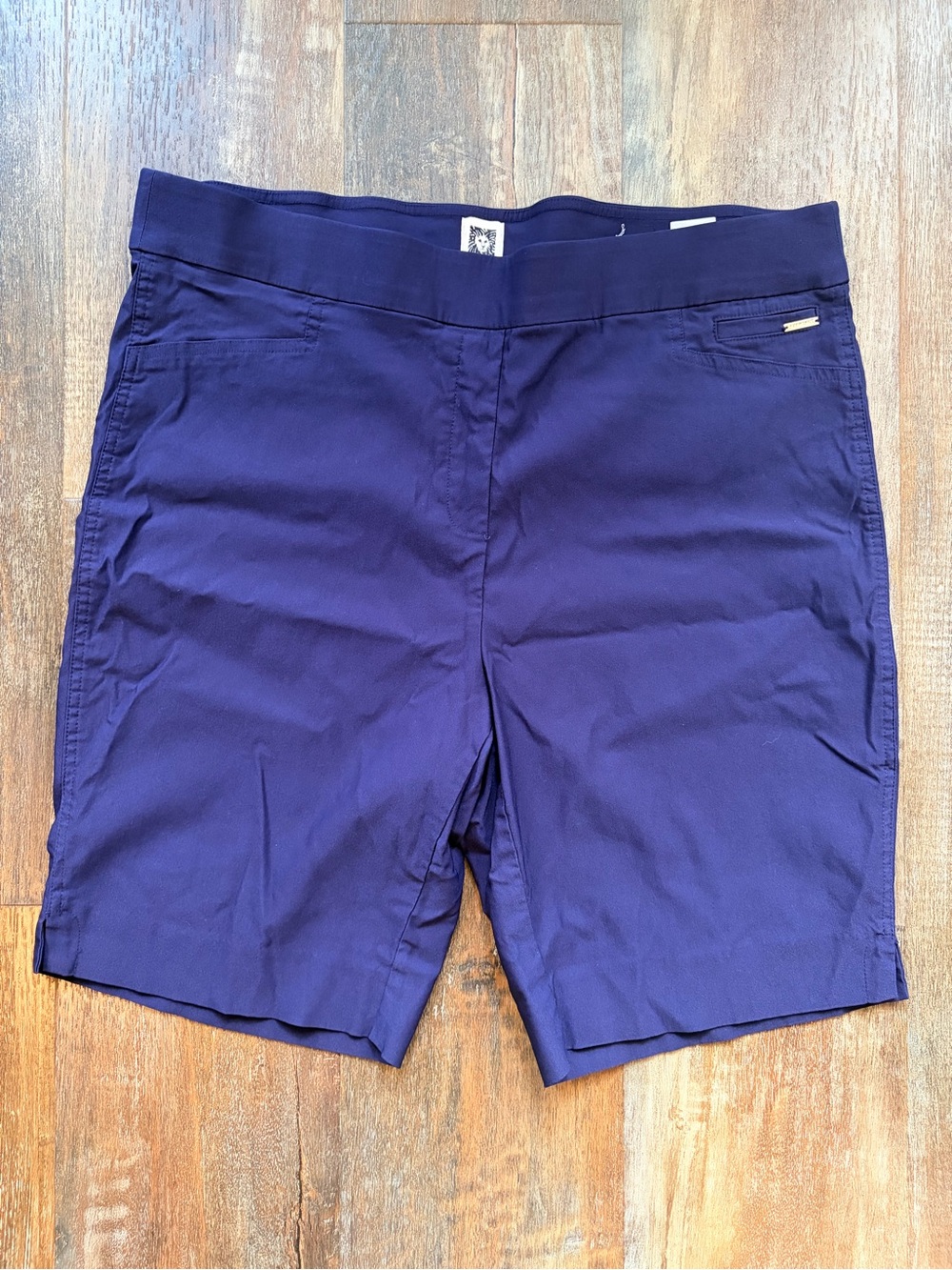 Anne Klein Blue Solid Chino Shorts Plus 2X Flat pull on Logo Accent Preppy